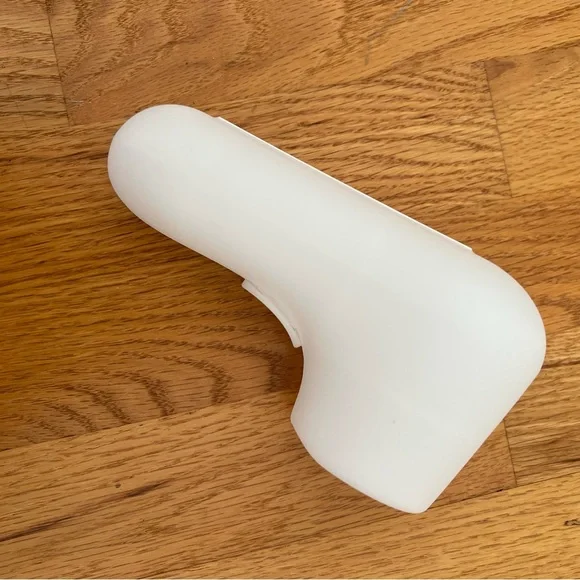 ✨ Clarisonic Mia 2 Sonic Facial Cleansing Brush – Never Used! ✨ - Picture 5 of 7